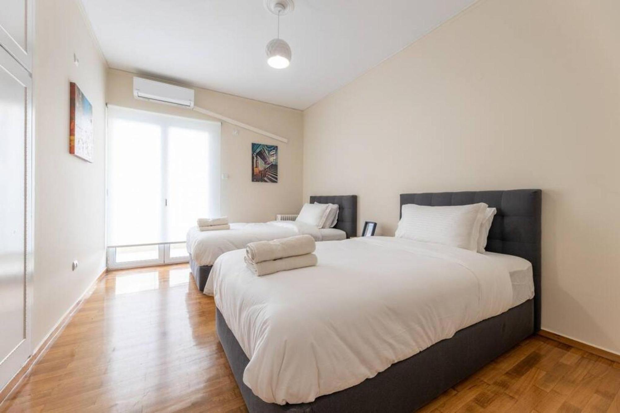 Amfitritis Family Lux Apartment At Palaio Faliro Atene Esterno foto