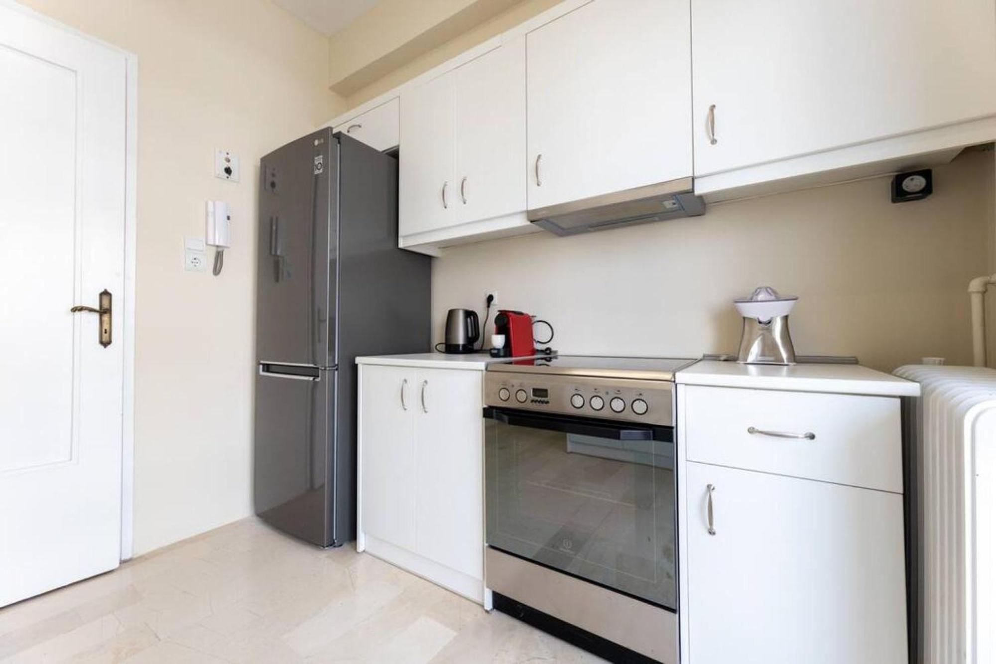 Amfitritis Family Lux Apartment At Palaio Faliro Atene Esterno foto